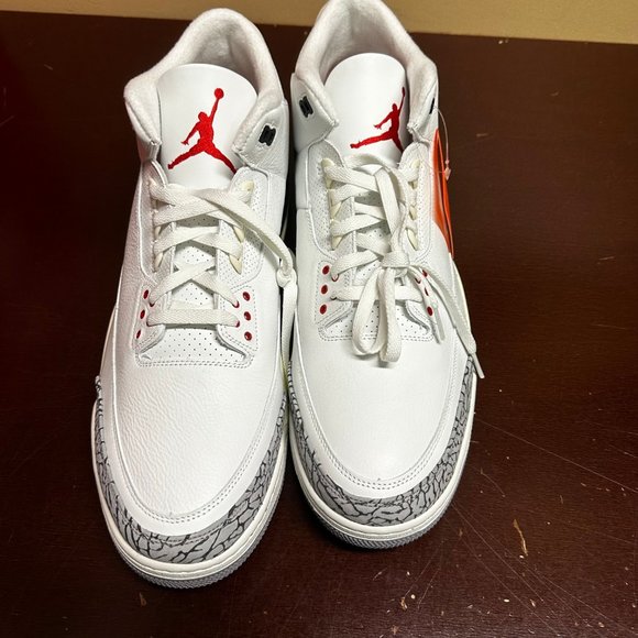 Athletic_Shoes